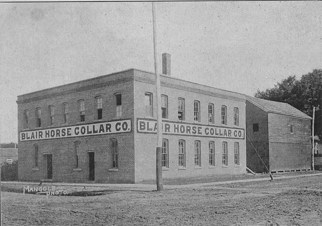 Building on Washington Street. Mangold Photo - Scan from Catalog - Nathan Kramer Collection